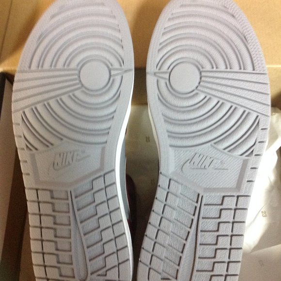 Air Jordan 1 Mid Men's Cherry Red/Gray/White Sneakers - USA Size:11 - New in Box - Picture 4 of 13